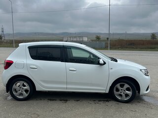 2017 Renault Sandero II, белый, 870000 рублей, вид 3