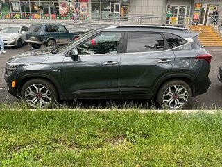 2023 Kia Seltos I, серый, 1750000 рублей, вид 3