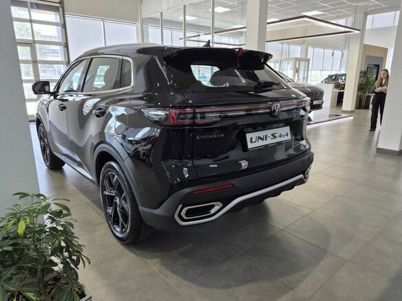 2026 Changan UNI-S I Рестайлинг, чёрный - вид 13