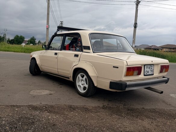 1996 Lada (ВАЗ) 2105, белый, 280000 рублей - вид 7