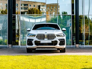 2022 BMW X6 30d III (G06), белый, 8350000 рублей, вид 3