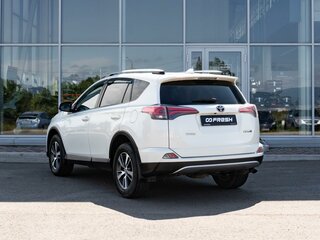 2016 Toyota RAV4 IV (XA40) Рестайлинг, белый, 2200000 рублей, вид 2
