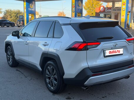 2025 Toyota RAV4 V (XA50), белый, 3800000 рублей, вид 5