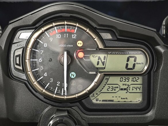 2015 Suzuki V-Strom 1000, белый, 797000 рублей - вид 8