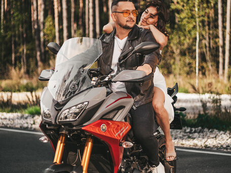 2018 Yamaha MT-09 Tracer (FJ-09), серый, 985000 рублей, вид 3
