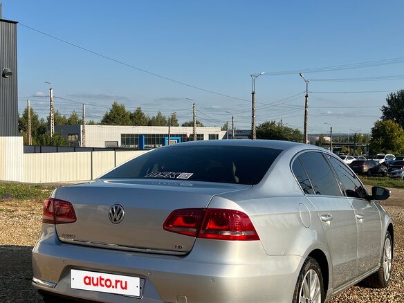 2011 Volkswagen Passat B7, серебристый - вид 3
