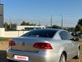 2011 Volkswagen Passat B7, серебристый - вид 3