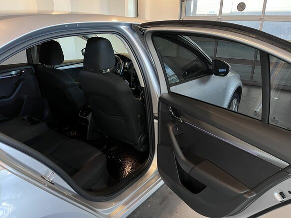 2017 Skoda Octavia III (A7) Рестайлинг, серебристый - вид 25