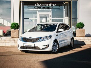 2013 Kia Rio III, белый, 739000 рублей, вид 1