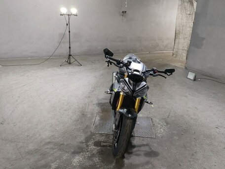 2022 Triumph Speed Triple, серый, 1377000 рублей, вид 3