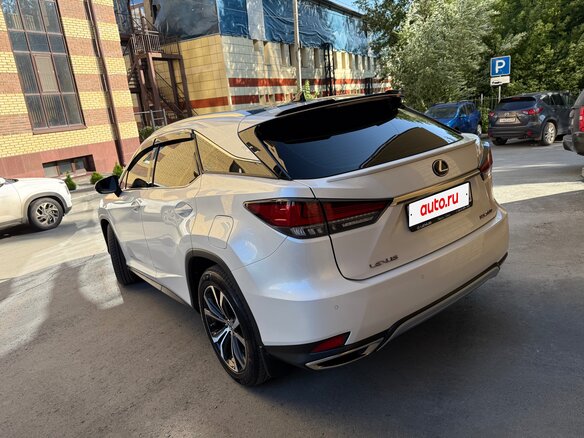 2020 Lexus RX 300 IV Рестайлинг, белый, 4850000 рублей - вид 11