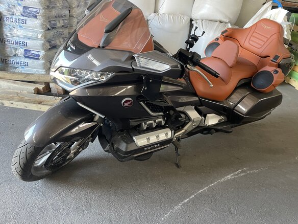 2018 Honda GL 1800 Gold Wing, коричневый, 2200000 рублей - вид 1