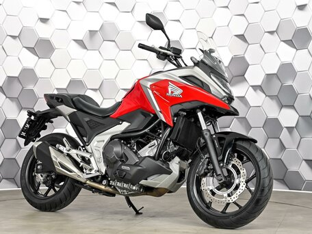 2021 Honda NC 750X, красный, 977000 рублей, вид 1