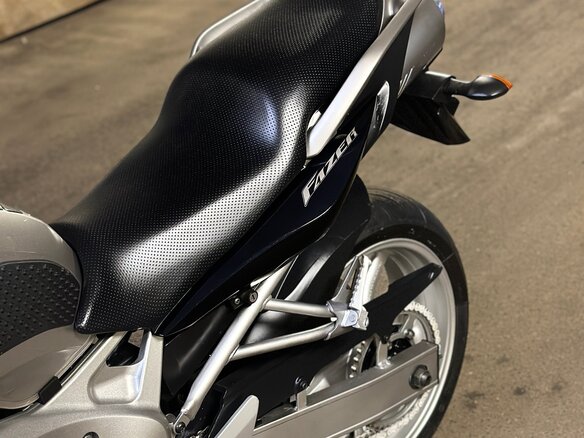 2004 Yamaha FZ6, серый, 515000 рублей - вид 16