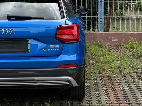 2019 Audi Q2 L e-tron I, синий, 1470000 рублей - вид 10