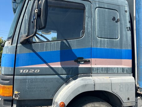 2000 Mercedes-Benz Atego, синий, 1500000 рублей, вид 1