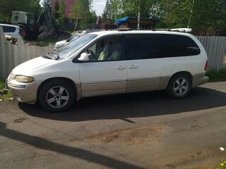 1997 Chrysler Town & Country III, белый, 310000 рублей, вид 2