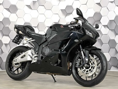 2016 Honda CBR 600RR, чёрный, 899000 рублей, вид 1