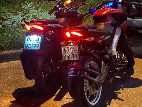 2021 Bajaj Pulsar NS 200, красный, 125000 рублей, вид 2