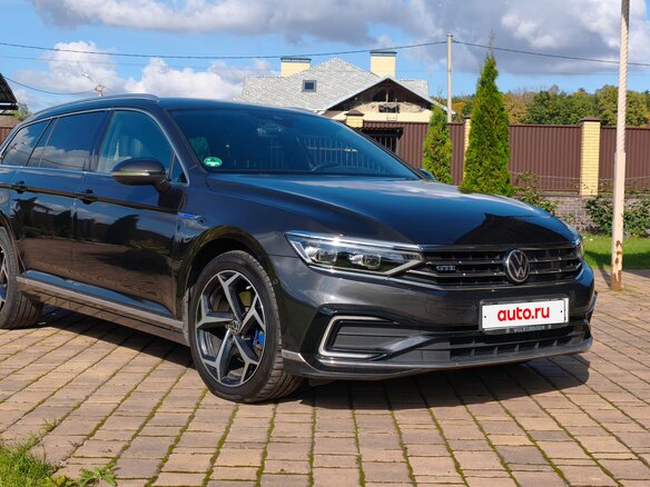 2021 Volkswagen Passat GTE B8 Рестайлинг, серый - вид 2