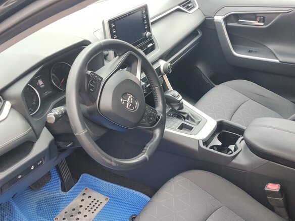 2020 Toyota RAV4 V (XA50), чёрный - вид 4