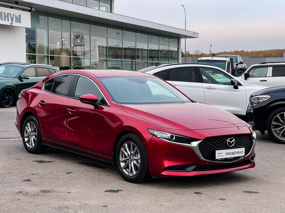 2019 Mazda 3 IV (BP), красный, 2047000 рублей - вид 2