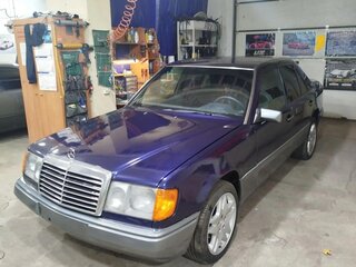 1993 Mercedes-Benz E-Класс 220 I (W124), синий, 600000 рублей, вид 3