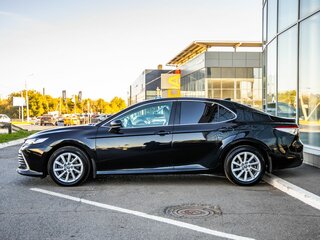 2021 Toyota Camry VIII (XV70) Рестайлинг, чёрный, 2698000 рублей, вид 4