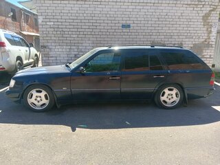 1994 Mercedes-Benz E-Класс 220 I (W124), синий, 350000 рублей, вид 3