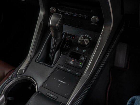 2019 Lexus NX 300h I Рестайлинг, белый, 3499000 рублей - вид 21