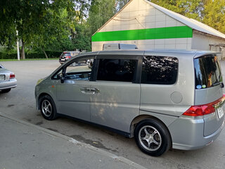 2005 Honda Stepwgn III, серебристый, 930000 рублей, вид 4