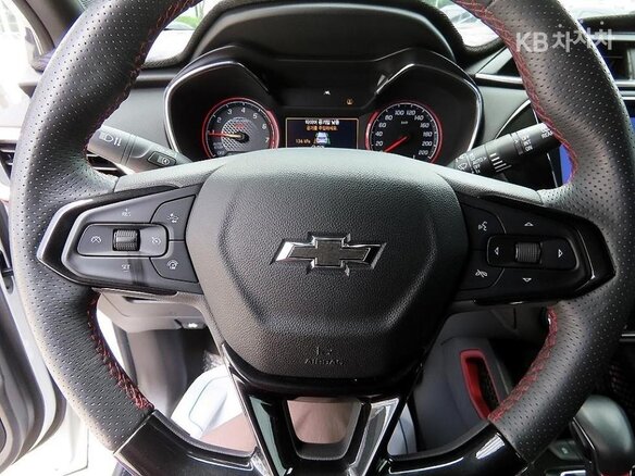 2021 Chevrolet TrailBlazer III, белый - вид 7