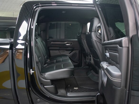2022 Ram 1500 Crew Cab eTorque V, чёрный, 7999000 рублей - вид 20
