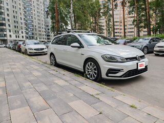 2017 Volkswagen Golf VII Рестайлинг, белый, 1250000 рублей, вид 3