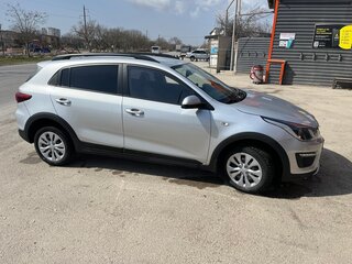 2019 Kia Rio X-Line IV, серебристый, 1370000 рублей, вид 5
