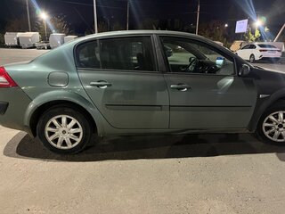 2008 Renault Megane II Рестайлинг, серый, 410000 рублей, вид 3