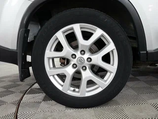 2014 Nissan X-Trail II Рестайлинг, серебристый, 1631000 рублей, вид 4