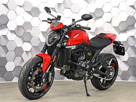 2023 Ducati Monster 937, красный, 899000 рублей, вид 2