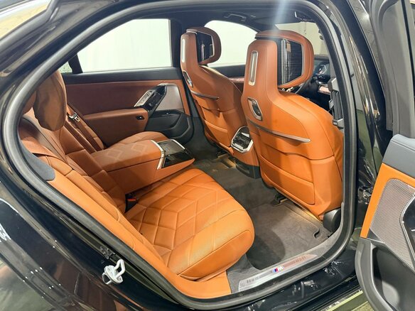 2025 BMW 7 серии 740d xDrive VII (G70), чёрный - вид 26