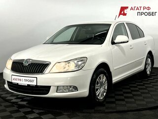 2013 Skoda Octavia II (A5) Рестайлинг, белый, 820000 рублей, вид 2