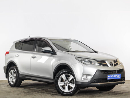 Toyota RAV4 IV (XA40)