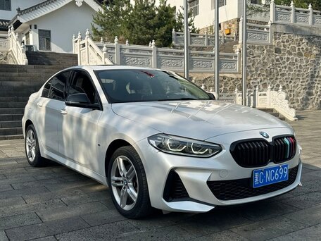 2022 BMW 1 серии 120i III (F52) Рестайлинг, белый, 1800000 рублей, вид 3