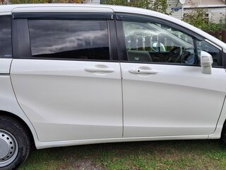 2010 Honda Freed Spike I Рестайлинг, белый, 820000 рублей, вид 2