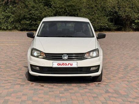2018 Volkswagen Polo V Рестайлинг, белый, 630000 рублей, вид 2