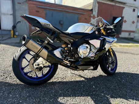 2015 Yamaha YZF-R1, серебристый, 1749999 рублей, вид 3