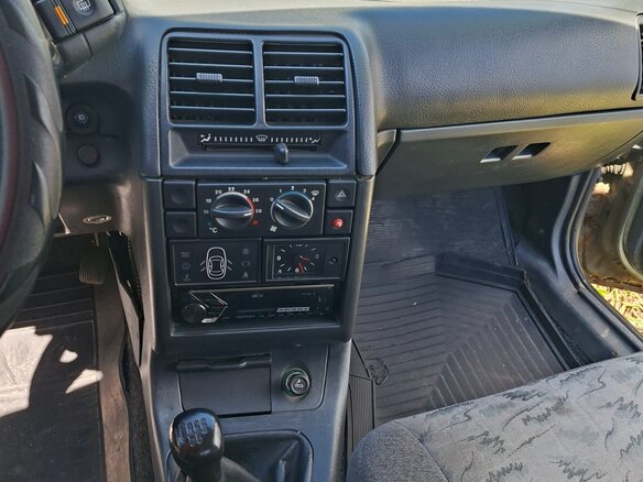 2006 Lada (ВАЗ) 2112, бежевый, 90000 рублей - вид 10