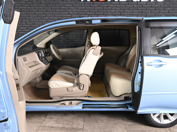 2006 Toyota Raum II, голубой, 590000 рублей - вид 10
