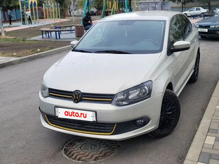 2013 Volkswagen Polo V, золотистый, 885000 рублей, вид 1