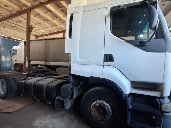 1999 Renault Premium, белый, 690000 рублей