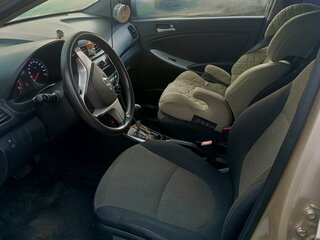 2014 Hyundai Solaris I, бежевый, 680000 рублей, вид 5